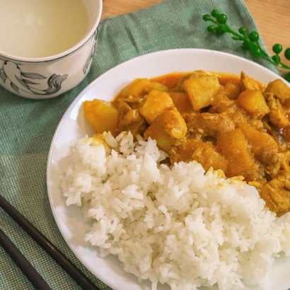 Jak připravit jednoduchou kari omáčku doma