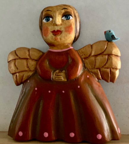 Reliéf - Anděl s růžovými tečkami