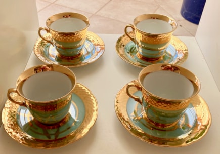 Porcelánová sada i s konvici na čaj zlato zelená