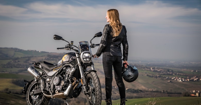 Druhý nejprodávanější pětikila v dubnu? Voge!