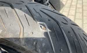 Defekt pneumatiky SR4 Max