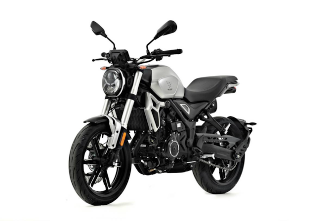 Voge 350 AC silver-3