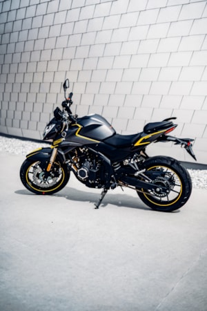 Voge 525 R - Naked-4