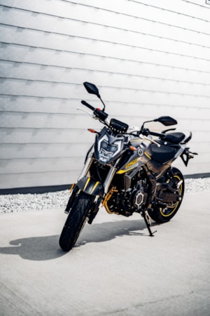 Voge 525 R - Naked-6