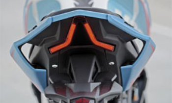 Efektní zadní "tunely"