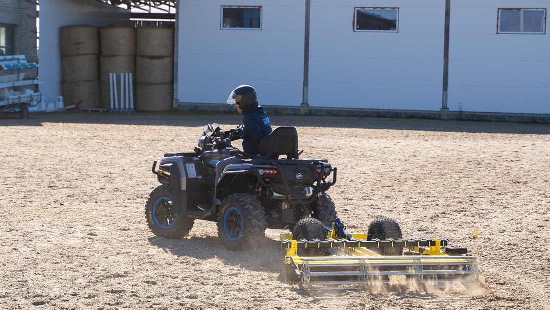 IronBaltic_riding_arena_leveler_technical