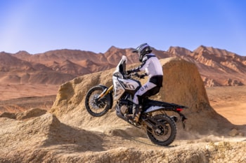 Voge 800 Rally v poušti Gobi