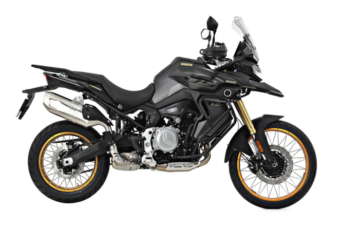 Voge 900 DSX černá-black knight