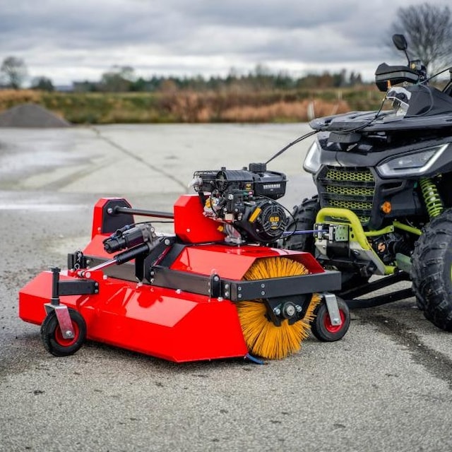 Rotační zametací kartáč s motorem Briggs &Stratton - 6.5HP