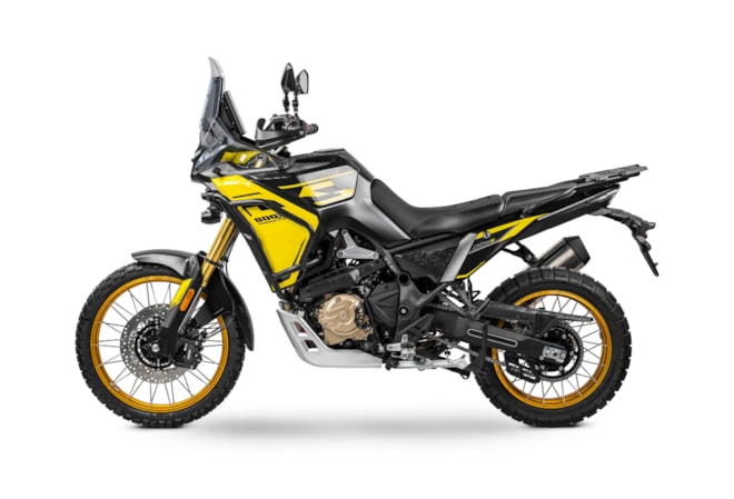 Voge-800-Rally-yellow-5