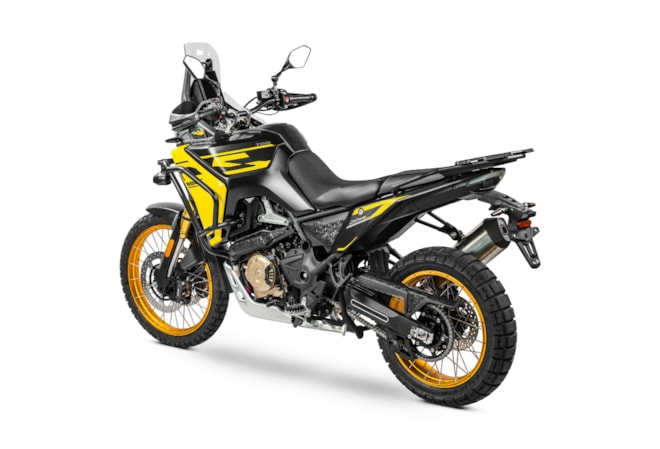 Voge-800-Rally-yellow-6