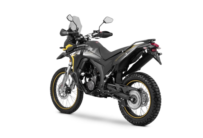 VOGE 300 Rally_Studio_black_6-web