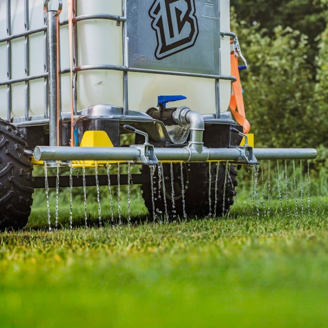 Zavlažovací trubice k vozíku IB