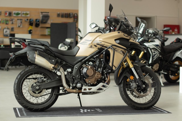 Předváděcí motorka VOGE 625 DSX | desert yellow