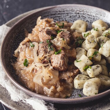 Moravský vrabec s dušeným zelím