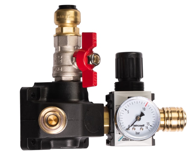 Rozdělovací krabice se 2 rychlospojkami, ventilem, regulátorem o 15 mm