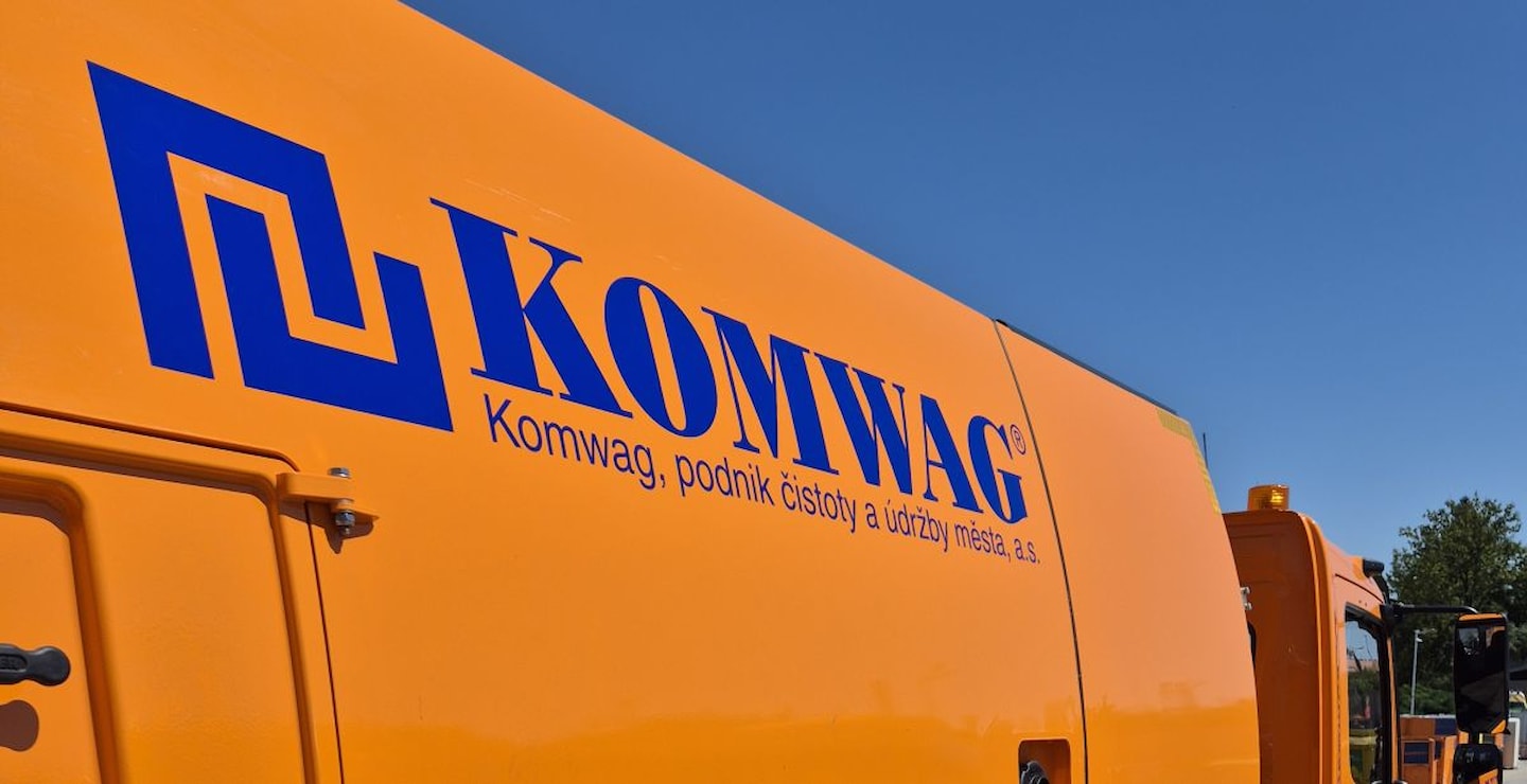 Nové vozidlo Mercedes Benz Atego 1324 se zametací nástavbou BUCHER