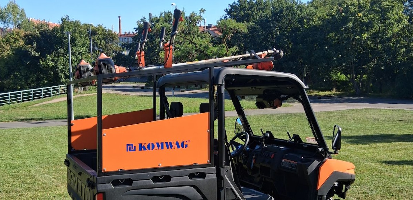 CF moto se zahradnickou výbavou