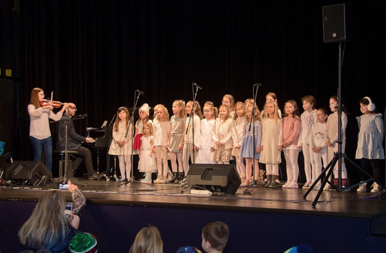 ADVENTNÍ ODPOLEDNE S MODRÝM HROCHEM v Kuřimi 10.12.2023