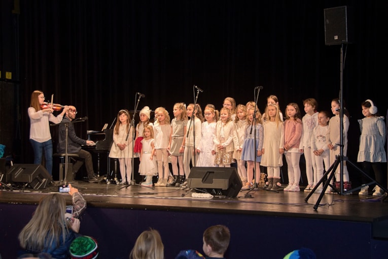 ADVENTNÍ ODPOLEDNE S MODRÝM HROCHEM v Kuřimi 10.12.2023