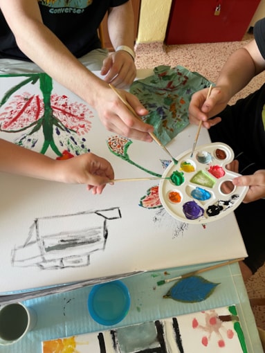 Malování s dětmi v Dětské nemocnici FN Brno