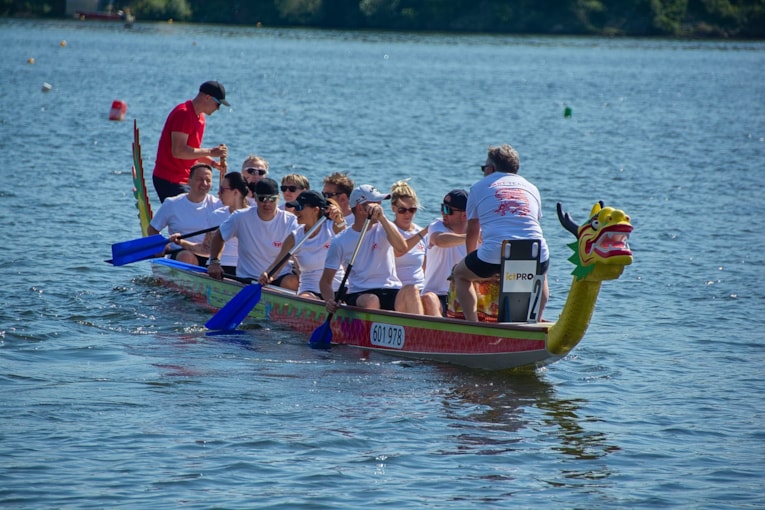 Modrý hroch na dračí lodi