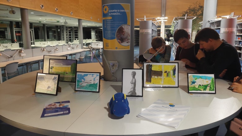 Výstava dětských obrazů v Knihovně univerzitního kampusu