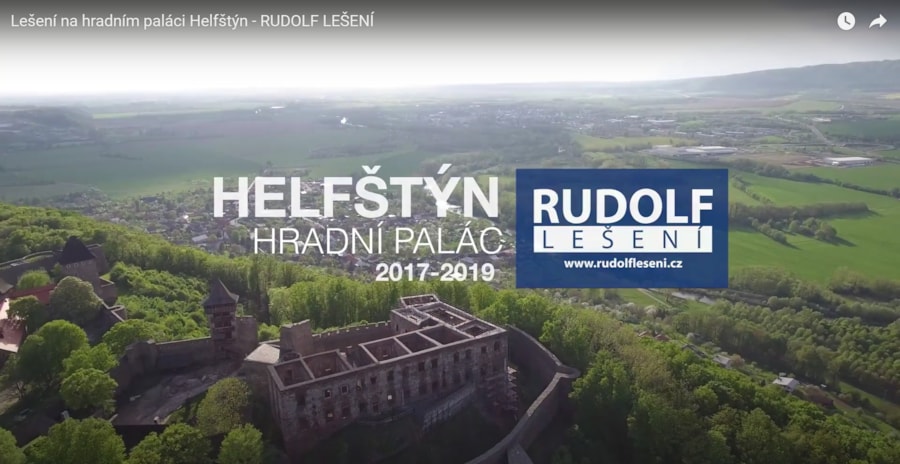 Lešení na hradním paláci (2020, Rudolf lešení)