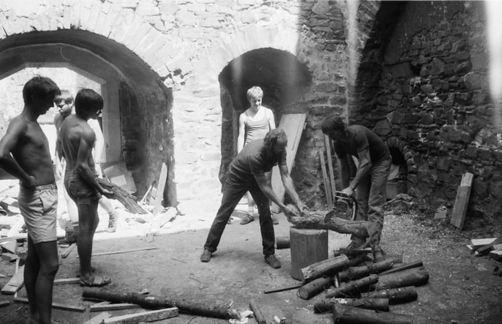 PŘÍBĚHY NADŠENÍ: HELFŠTÝN (PODCAST)