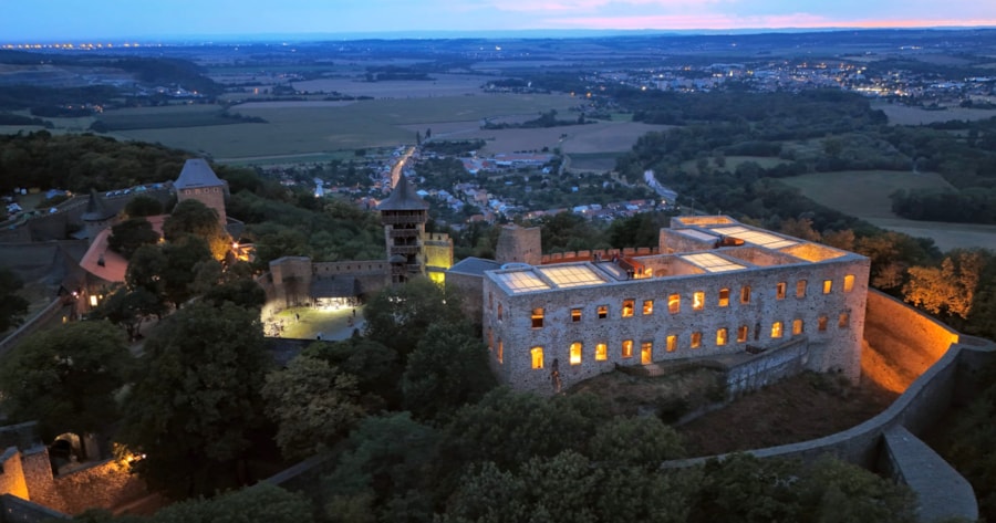NOČNÍ PROHLÍDKY HRADU/PALÁC ŽIJE ČICHEM