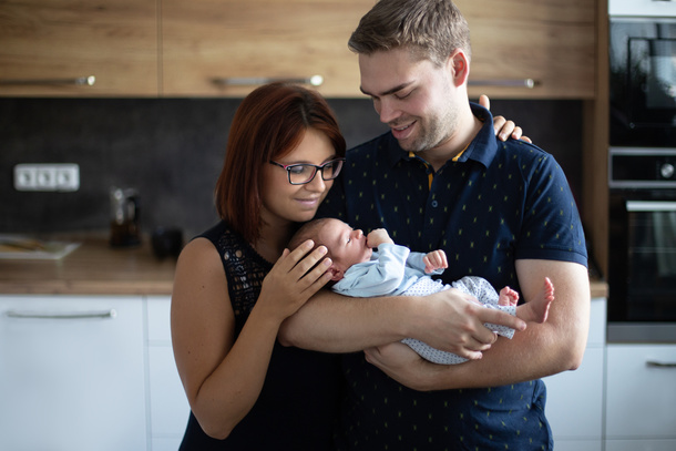 Newborn lifestyle, aneb rodinné focení s miminkem u vás doma