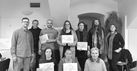 Etický hackathon i odborné semináře -  Podané ruce pokračují v zapojování lidí  s žitou zkušeností do adiktologických služeb