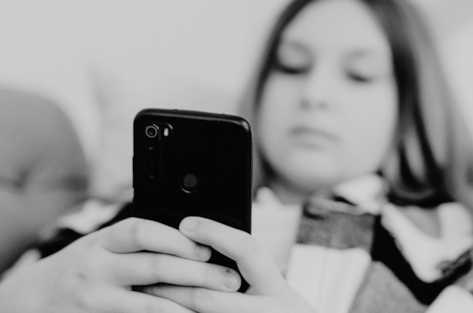 Když děti hledají pomoc na internetu. Projekt Bezpečně v digitálním světě nabízí podporu přímo online