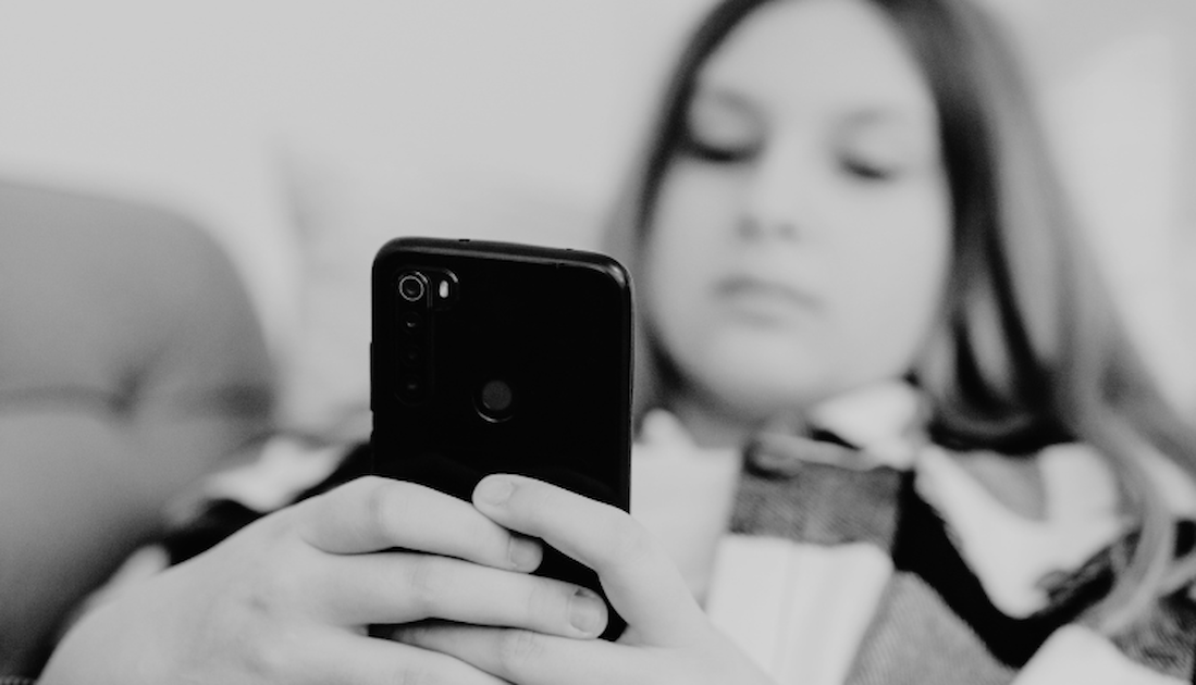 Když děti hledají pomoc na internetu. Projekt Bezpečně v digitálním světě nabízí podporu přímo online
