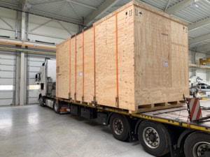 Překližková přepravní bedna připravená pro export