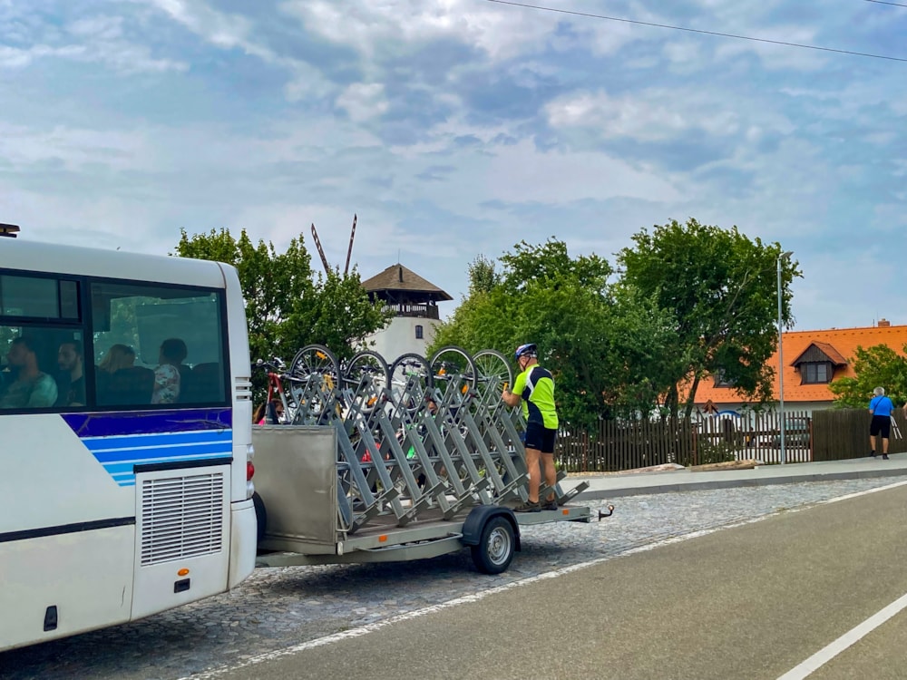 Cyklobus a zastávka
