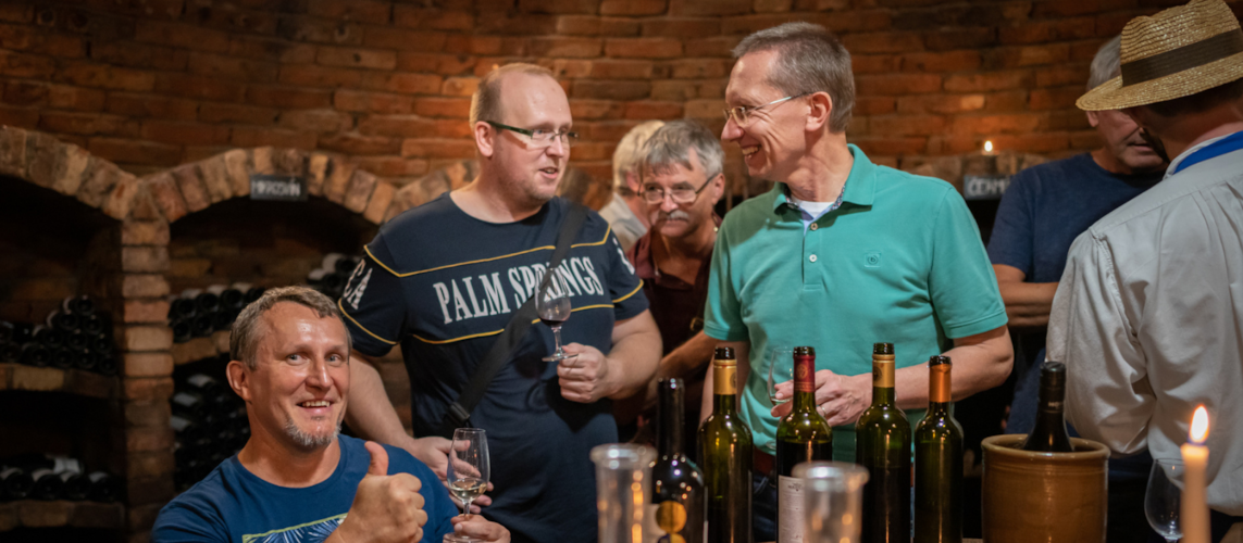 Slovácký večer s degustací, vínem a ubytováním 