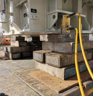 Přesun transformátoru z přepravní mechanizace (3)