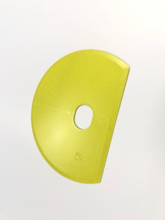 Detekovatelná pružná škrabka s otvorem 16 cm, 71915-4 žlutá (náhrada za P1844-4)