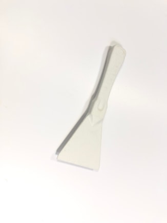 Detekovatelná škrabka s rukojetí 7,5 cm, bílá 72904-1 (nahrazeno P0187-1)