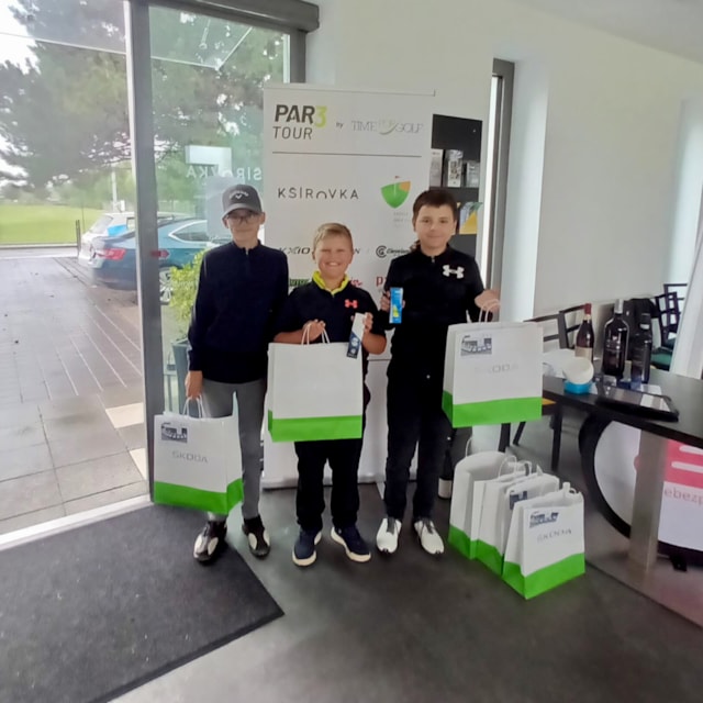 Knihovna - 1 z 19.jpeg