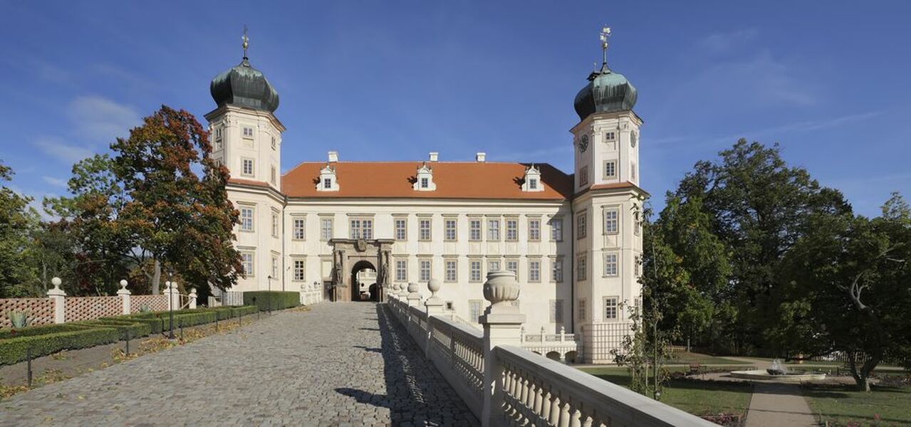 Mníšek pod Brdy castle