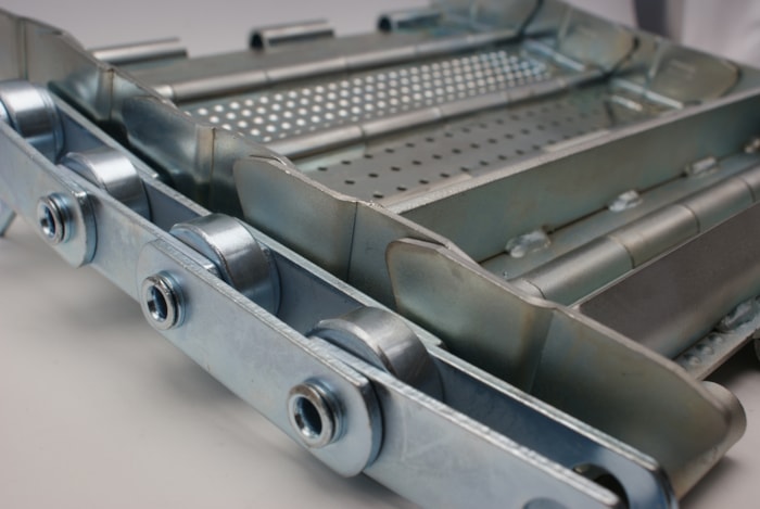 Metal conveyor belts