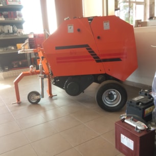 Balíkovač - lis na kulaté balíky malé 0870