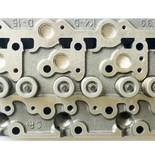 Hlava motoru Kubota D1703