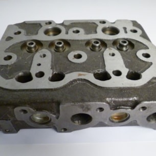 Hlava motoru Kubota Z650, Z750, Z751, Z851