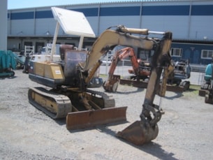 Minibagr Komatsu PC20-5