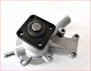 Vodní pumpa Kubota D640, D662, D722 typ 2