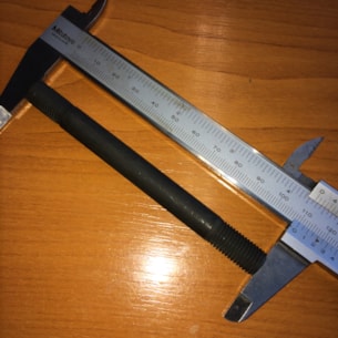 Svorník motoru Kubota Z851