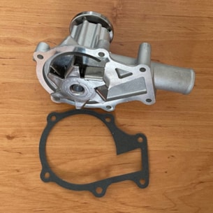 Vodní pumpa Kubota D05 typ 2, ø vrtulky 68 mm